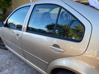 bontott VW BORA Bal hátsó Ajtó (Üres lemez)