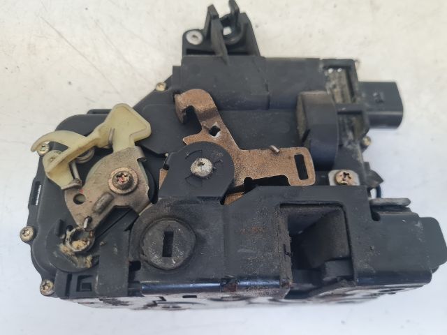 bontott VW BORA Bal hátsó Ajtózár