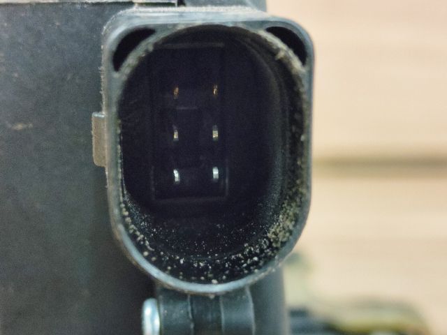 bontott VW BORA Bal hátsó Ajtózár