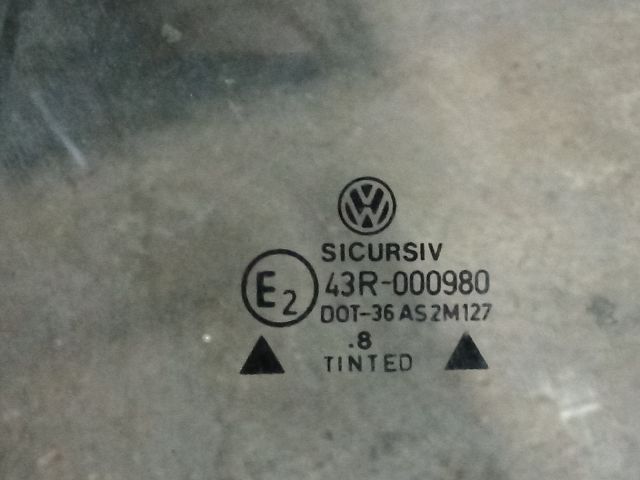 bontott VW BORA Bal hátsó Fixüveg (Ajtóban)