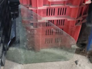 bontott VW BORA Bal hátsó Fixüveg (Ajtóban)