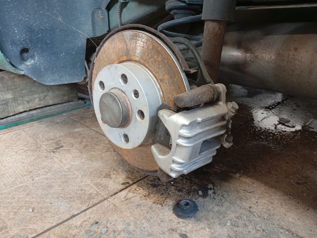 bontott VW BORA Bal hátsó Fixüveg (Ajtóban)