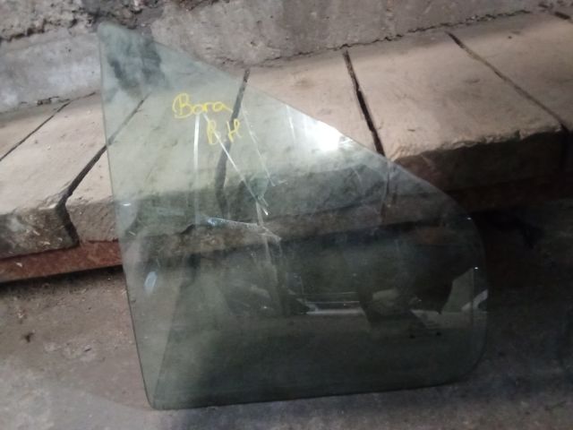 bontott VW BORA Bal hátsó Fixüveg (Ajtóban)