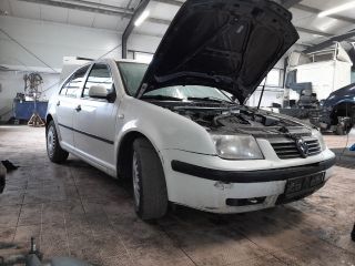 bontott VW BORA Bal hátsó Gumikéder