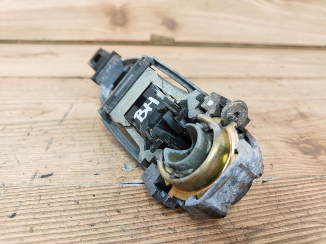 bontott VW BORA Bal hátsó Külső Kilincs