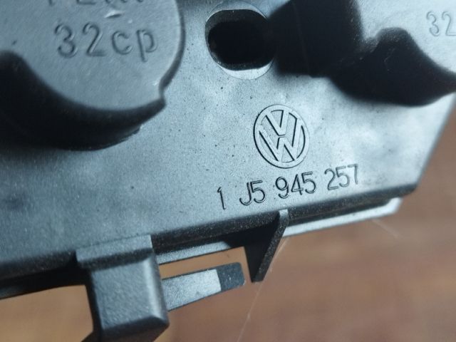 bontott VW BORA Bal Hátsó Lámpa Foglalat