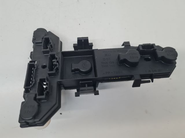 bontott VW BORA Bal Hátsó Lámpa Foglalat