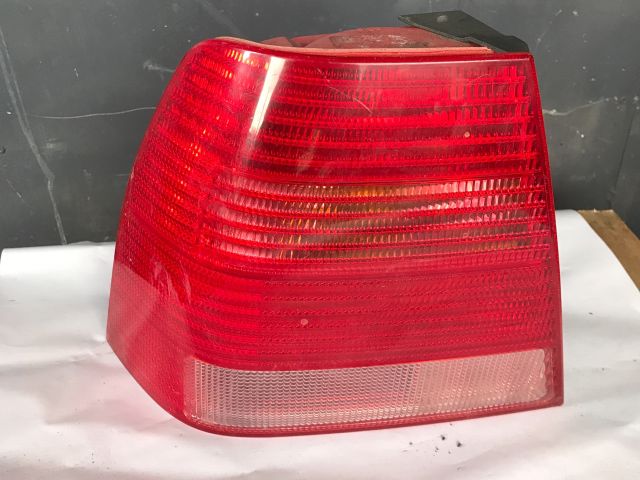 bontott VW BORA Bal Hátsó Lámpa