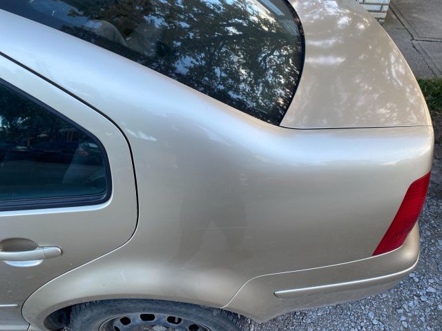 bontott VW BORA Bal hátsó Sárvédő