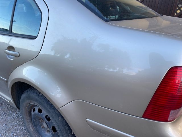 bontott VW BORA Bal hátsó Sárvédő