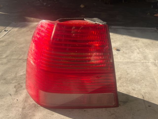 bontott VW BORA Bal Külső Hátsó Lámpa