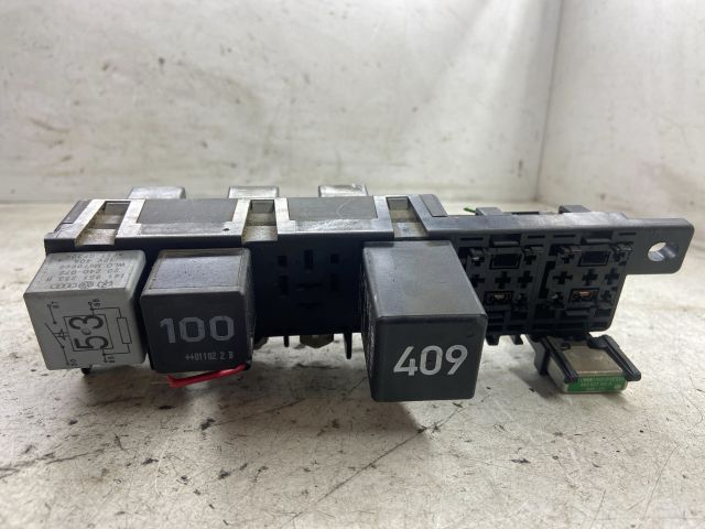 bontott VW BORA Biztosítéktábla Doboz