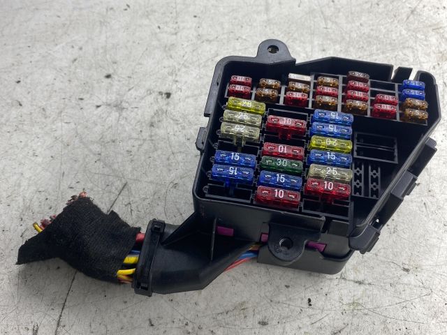 bontott VW BORA Biztosítéktábla Doboz