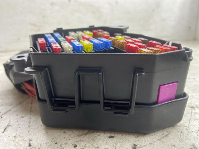 bontott VW BORA Biztosítéktábla Doboz