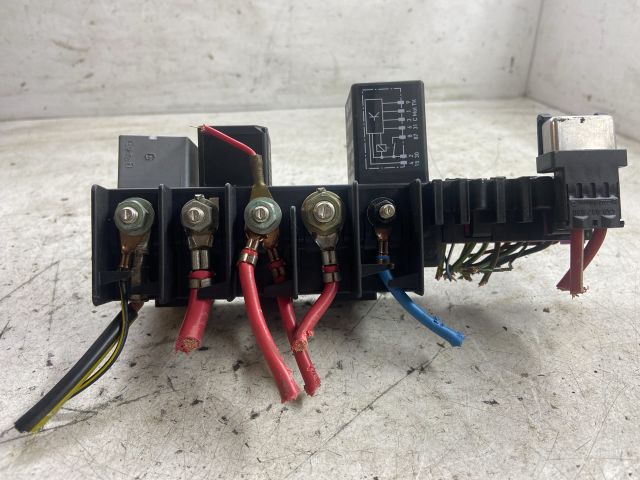 bontott VW BORA Biztosítéktábla Doboz