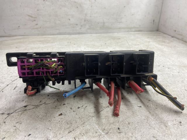 bontott VW BORA Biztosítéktábla Doboz