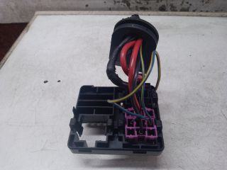 bontott VW BORA Biztosítéktábla Utastér