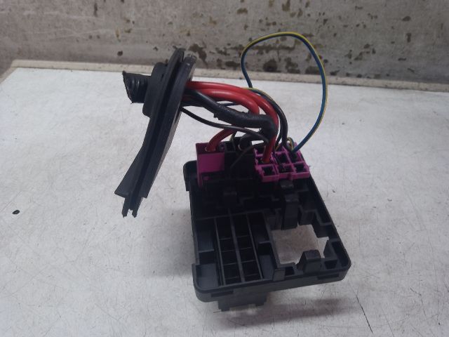 bontott VW BORA Biztosítéktábla Utastér