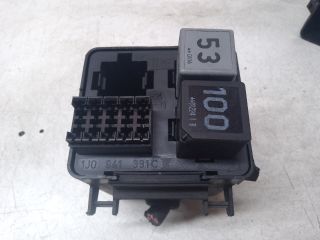 bontott VW BORA Biztosítéktábla Utastér