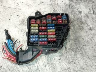 bontott VW BORA Biztosítéktábla Utastér