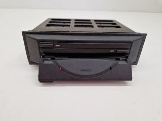 bontott VW BORA CD / DVD Tár