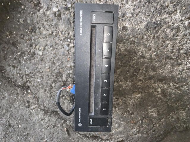 bontott VW BORA CD / DVD Tár