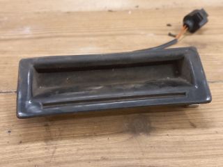 bontott VW BORA Csomagtér Nyitó Kar / Gomb