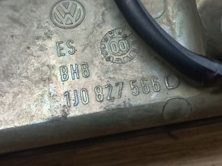 bontott VW BORA Csomagtér Nyitó Kar / Gomb