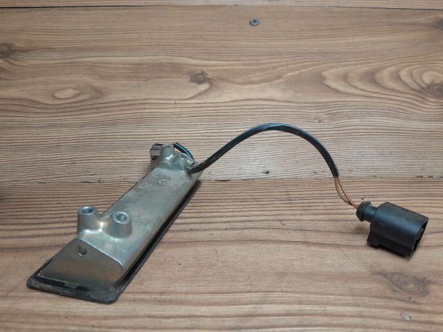 bontott VW BORA Csomagtér Nyitó Kar / Gomb