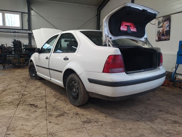 bontott VW BORA Csomagtér Nyitó Kar / Gomb