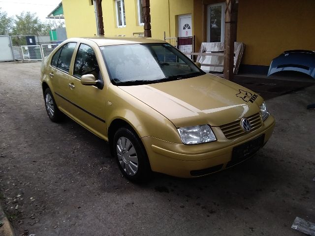 bontott VW BORA Csomagtér Tálca