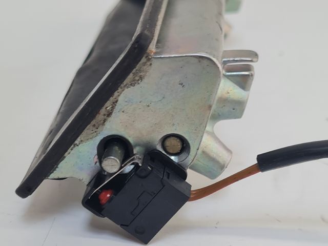 bontott VW BORA Csomagtérajtó Kilincs