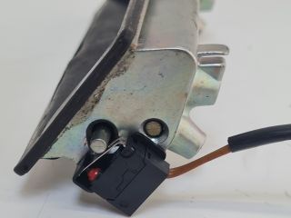 bontott VW BORA Csomagtérajtó Kilincs