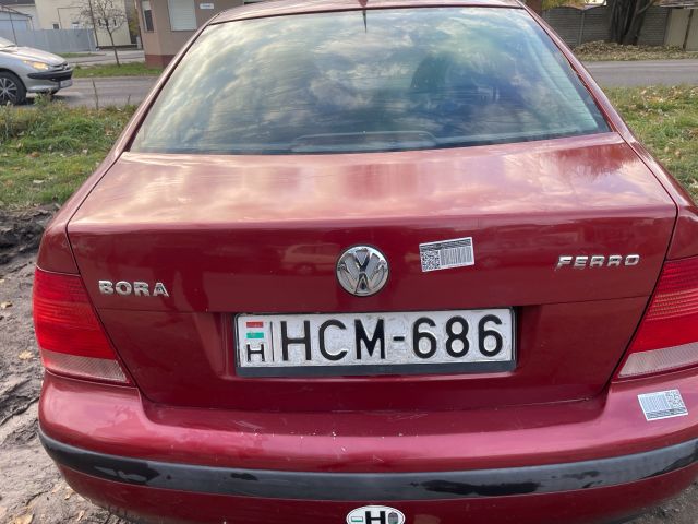 bontott VW BORA Csomagtérajtó (Részeivel)