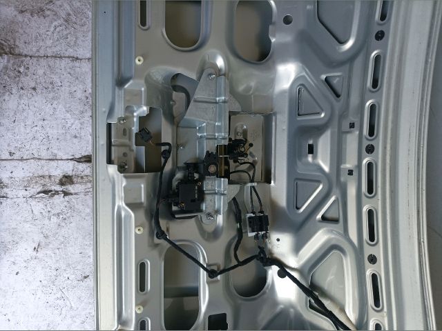 bontott VW BORA Csomagtérajtó (Részeivel)