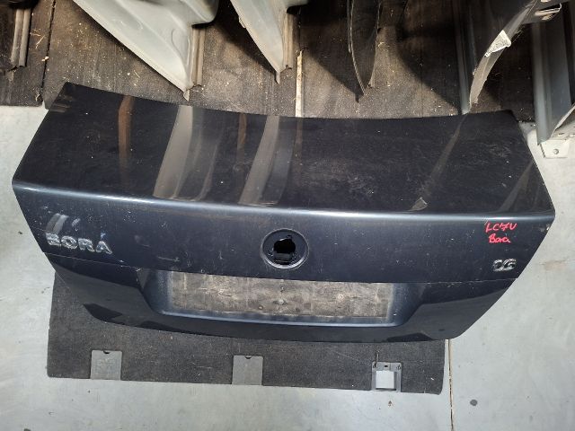 bontott VW BORA Csomagtérajtó (Részeivel)