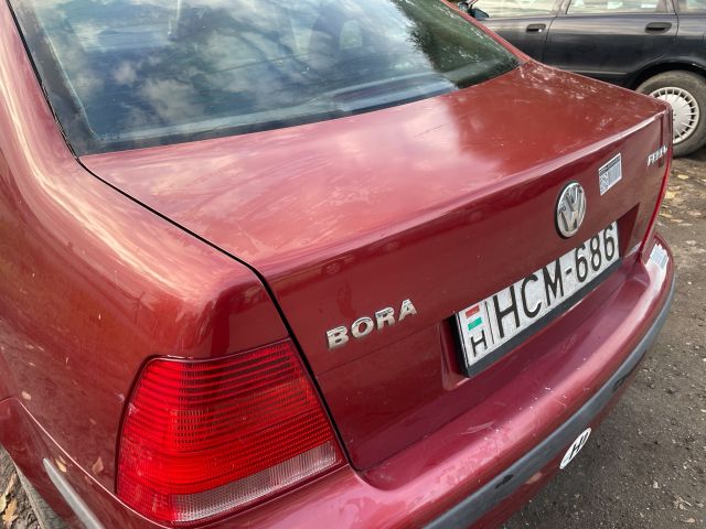 bontott VW BORA Csomagtérajtó (Részeivel)