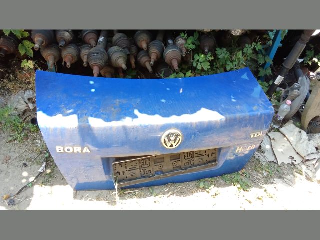 bontott VW BORA Csomagtérajtó (Részeivel)