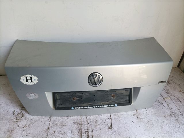 bontott VW BORA Csomagtérajtó (Részeivel)