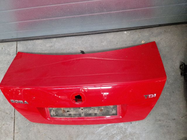 bontott VW BORA Csomagtérajtó (Részeivel)