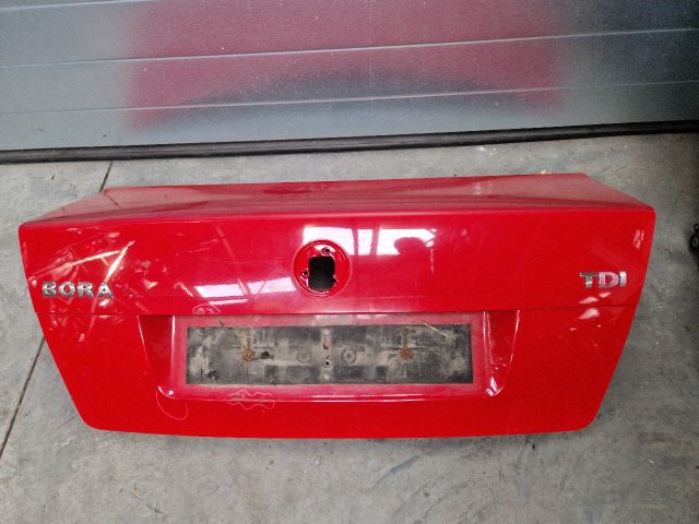 bontott VW BORA Csomagtérajtó (Részeivel)