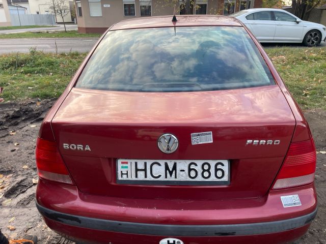 bontott VW BORA Csomagtérajtó (Részeivel)