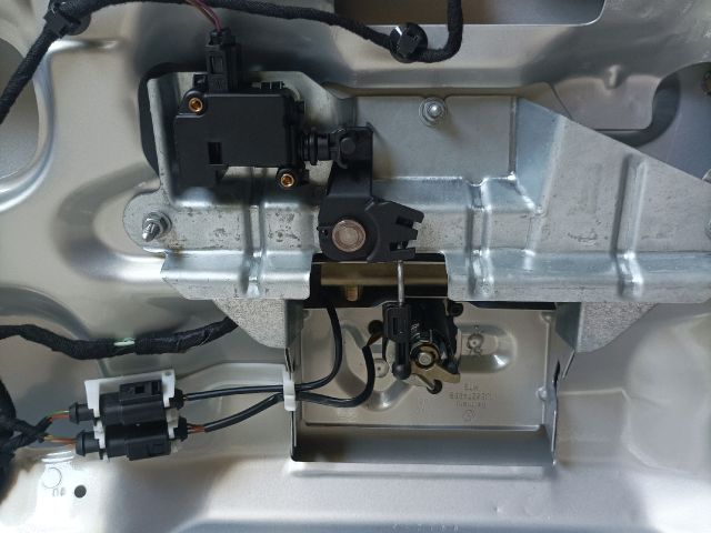 bontott VW BORA Csomagtérajtó (Részeivel)