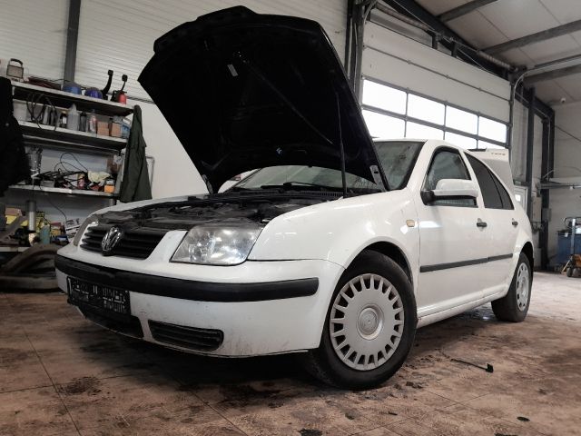 bontott VW BORA Csomagtérajtó (Üres lemez)