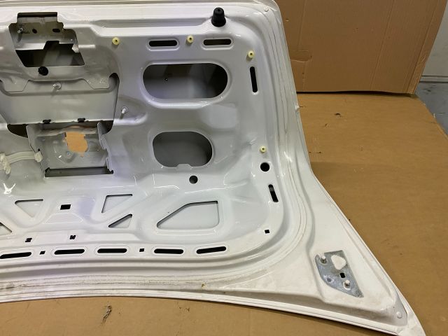 bontott VW BORA Csomagtérajtó (Üres lemez)