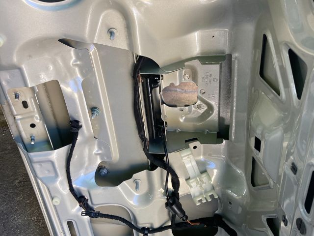 bontott VW BORA Csomagtérajtó (Üres lemez)