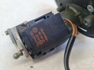 bontott VW BORA Csomagtérajtó Zárbetét