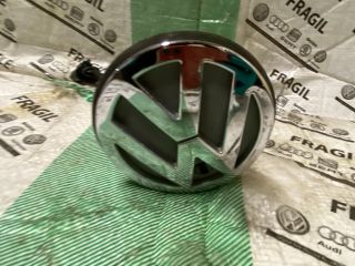 bontott VW BORA Csomagtérajtó Zárbetét