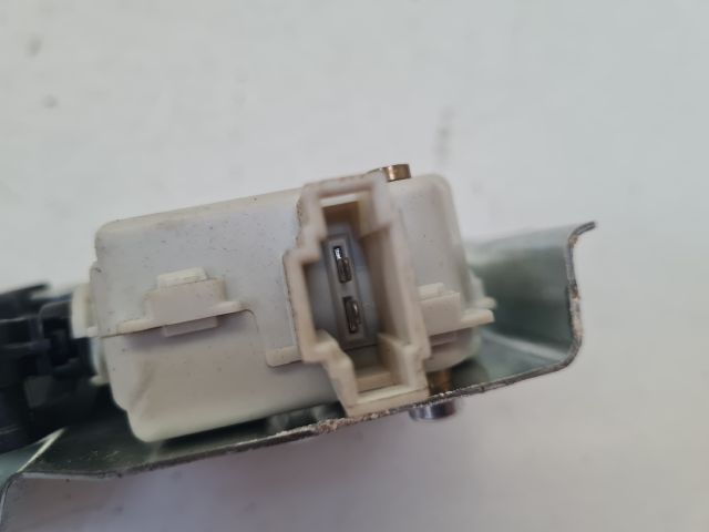 bontott VW BORA Csomagtérajtó Zárbetét