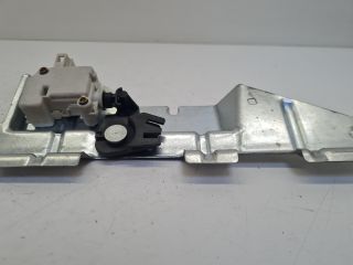 bontott VW BORA Csomagtérajtó Zárbetét